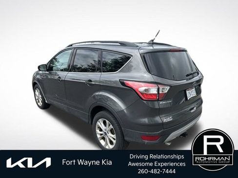 Used 2018 Ford Escape SE w/ SE Sync 3 Package AWD/4WD image 3