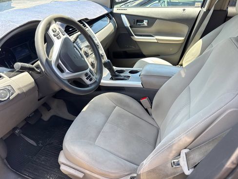 Used 2011 Ford Edge SE FWD image 3