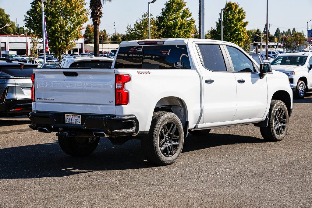 Used 2025 Chevrolet Silverado 1500 LT Trail Boss w/ Convenience Package II AWD/4WD image 4