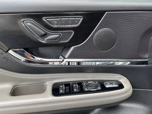 Used 2024 Lincoln Corsair Grand Touring w/ Equipment Group 301A image 11