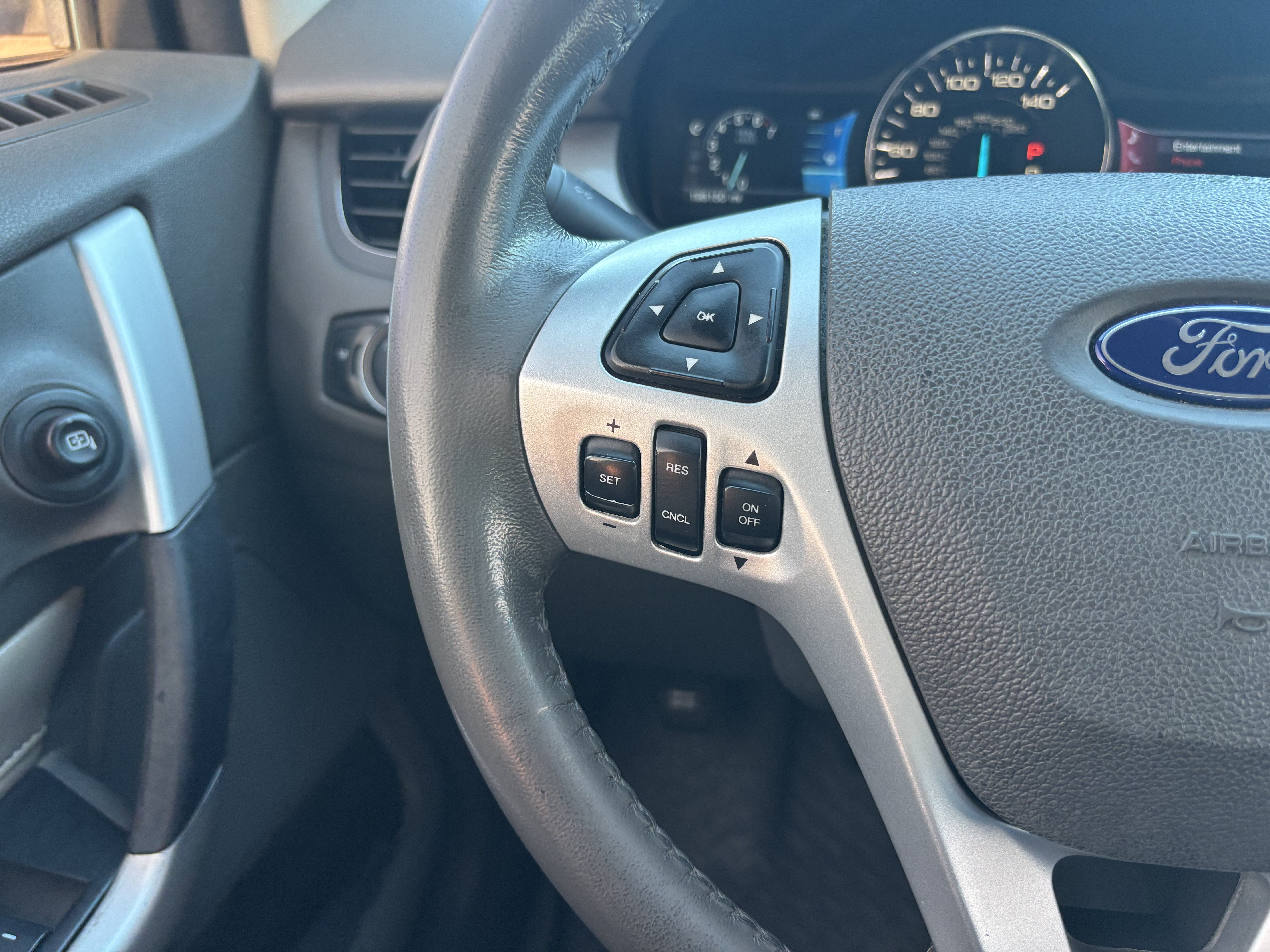 Used 2012 Ford Edge SEL FWD image 19