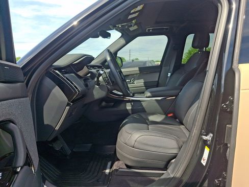 Used 2025 Land Rover Range Rover Sport AWD/4WD image 13