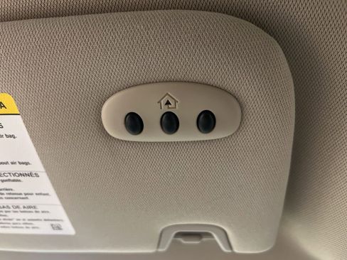 Used 2017 Lincoln MKX Reserve image 22