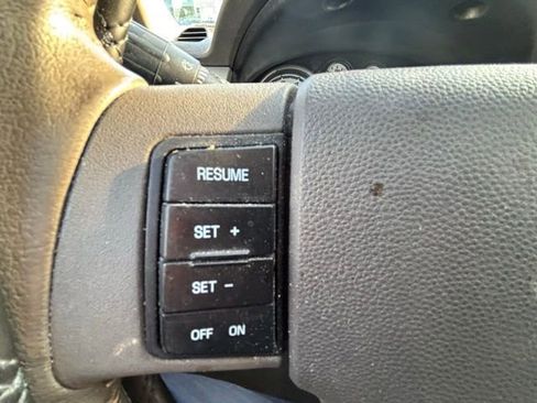 Used 2010 Ford Focus SEL image 10