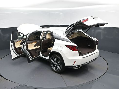 Used 2017 Lexus RX 350 FWD w/ Premium Package image 2