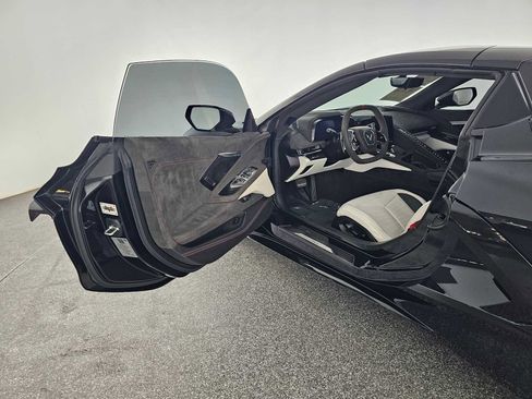 Used 2023 Chevrolet Corvette Stingray Premium Conv w/ Z51 Performance Package image 14