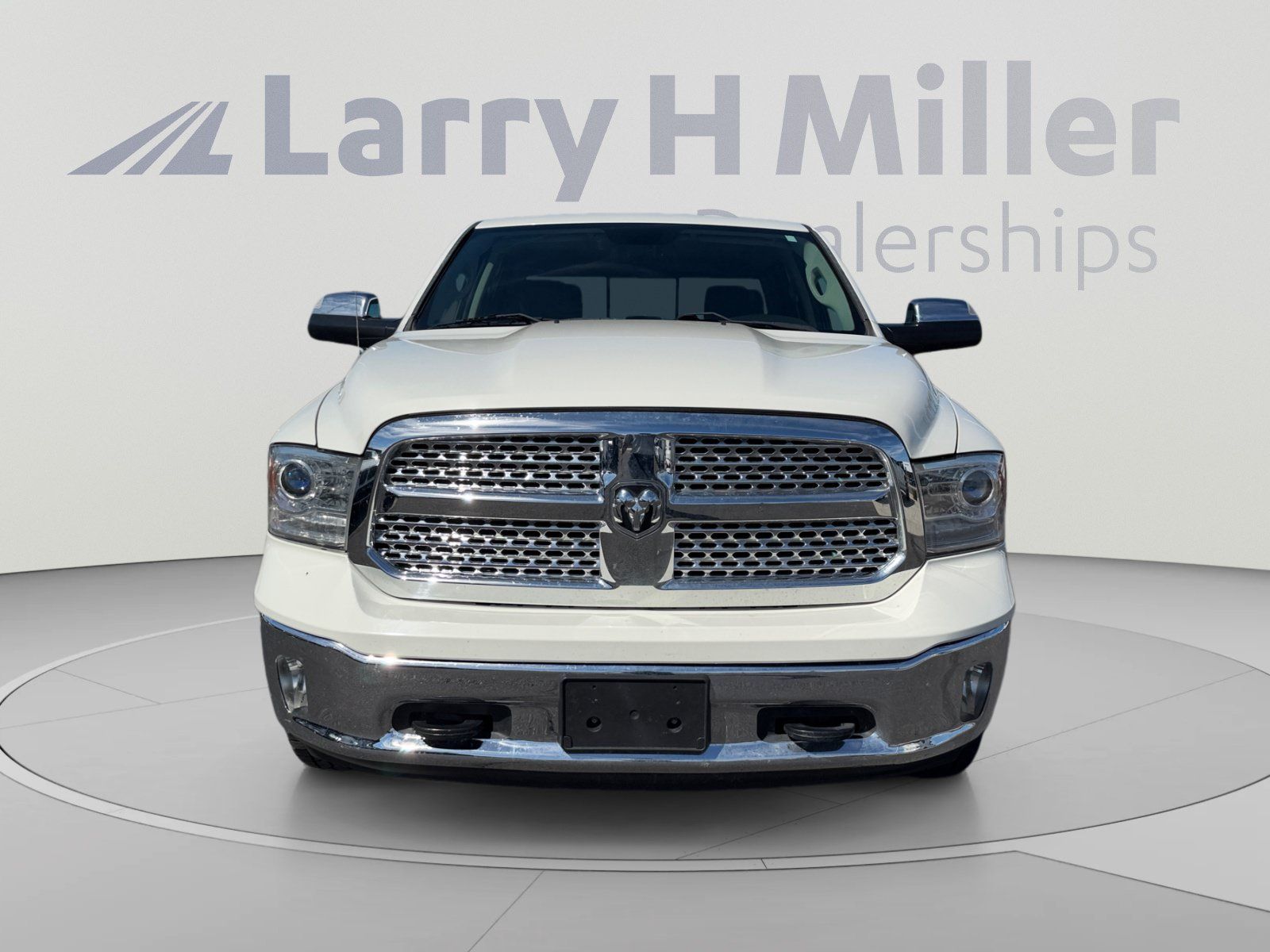 Used 2016 RAM 1500 Laramie w/ Convenience Group AWD/4WD image 8