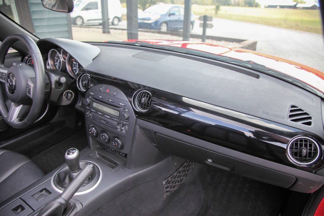 Used 2007 MAZDA MX-5 Miata Grand Touring w/ Premium Pkg RWD image 53