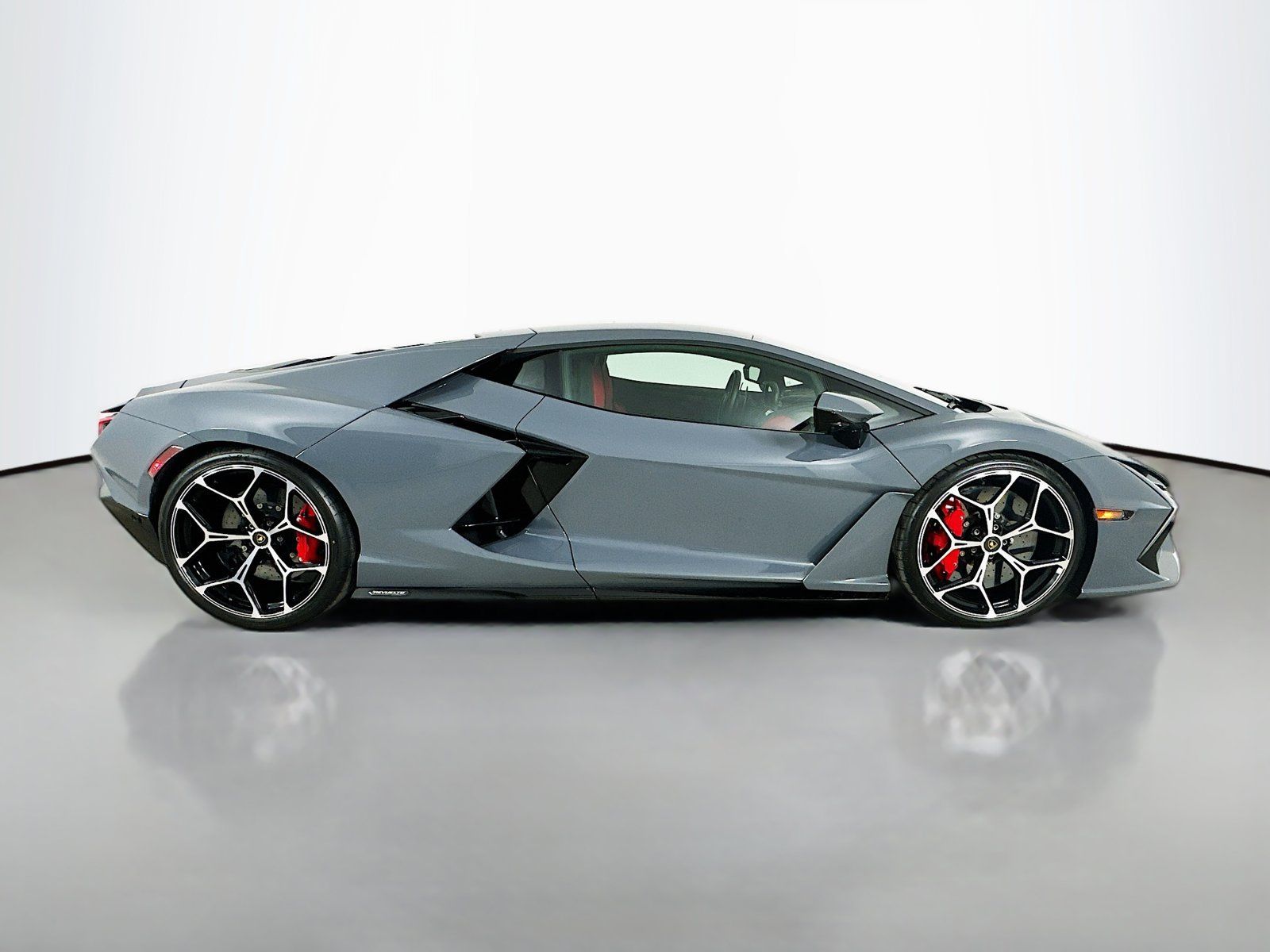 Used 2024 Lamborghini Revuelto AWD/4WD image 4