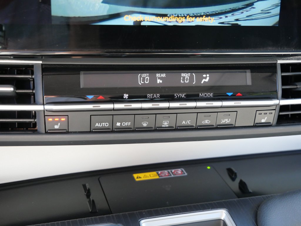 Certified 2026 Toyota Sienna XLE FWD image 19