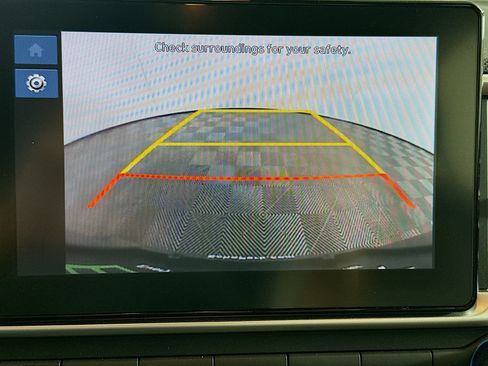 Used 2025 Hyundai Venue SEL FWD image 23
