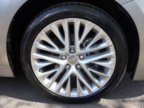 Used 2015 Lexus ES 350 w/ Luxury Package image 45