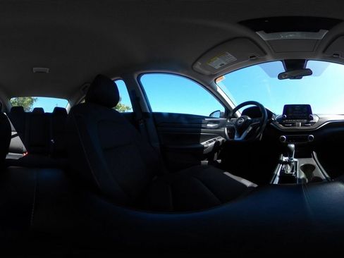 Used 2025 Nissan Altima 2.5 SV FWD image 43