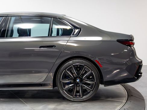 Used 2023 BMW 760i xDrive AWD/4WD image 48