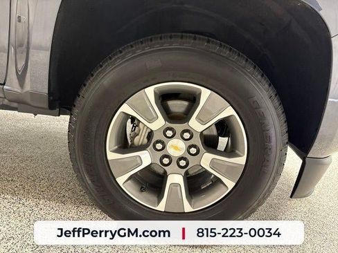 Used 2017 Chevrolet Colorado Z71 AWD/4WD image 31
