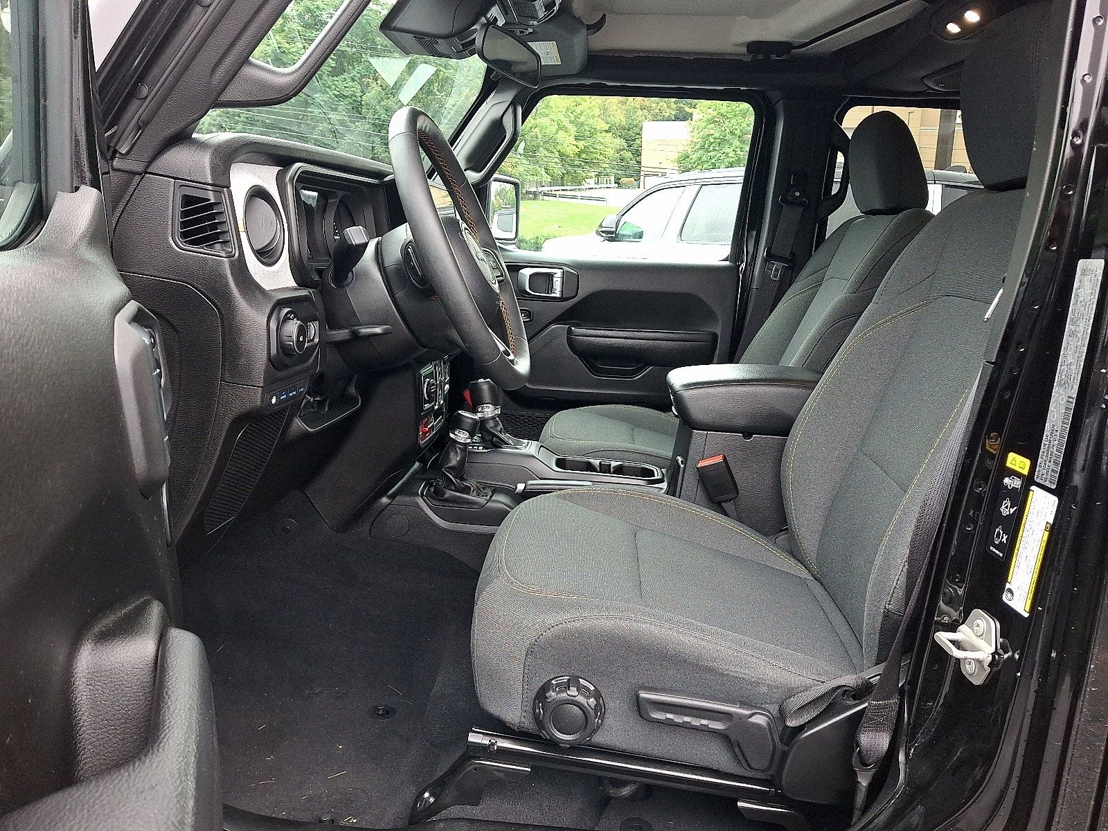 Certified 2024 Jeep Wrangler Unlimited AWD/4WD image 13