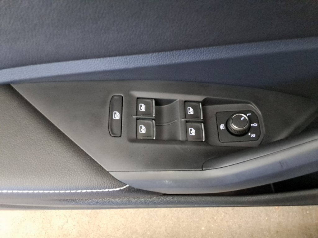 Used 2025 Volkswagen Jetta Sport FWD image 18