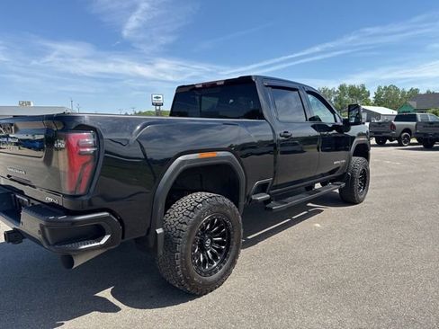 Used 2024 GMC Sierra 2500 AT4 w/ Technology Package AWD/4WD image 5