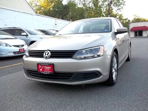 Used 2012 Volkswagen Jetta SE FWD image 1