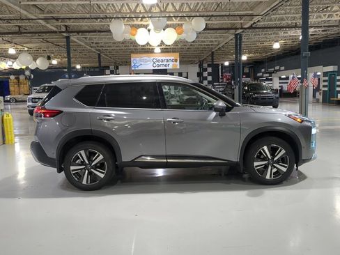 Used 2022 Nissan Rogue Platinum w/ Head-Up Display Package AWD/4WD image 7