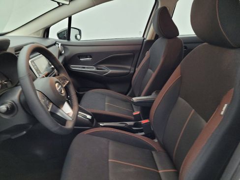 Used 2022 Nissan Versa SR image 17