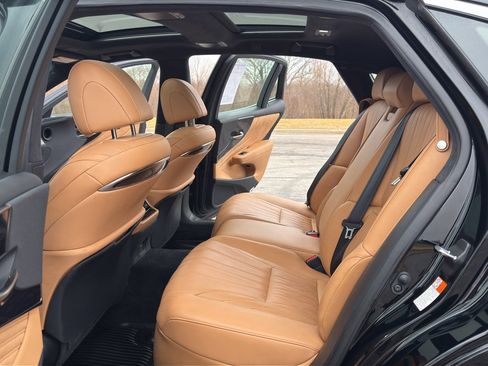 Used 2023 Lexus LS 500 Luxury w/ Luxury Package image 36