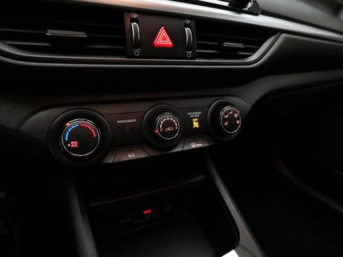 Certified 2024 Kia Forte LXS w/ LXS Technology Package image 20