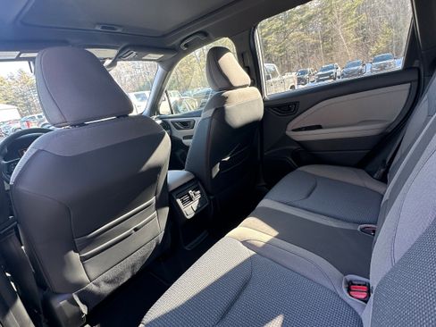 Used 2025 Subaru Forester Premium image 16