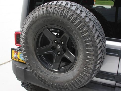 Used 2017 Jeep Wrangler Unlimited Sport w/ Quick Order Package 24S AWD/4WD image 23
