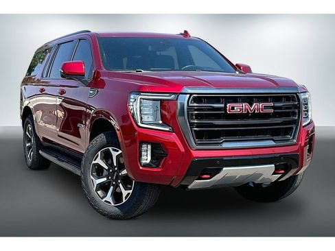 Used 2024 GMC Yukon XL AT4 w/ Technology Package AWD/4WD image 3