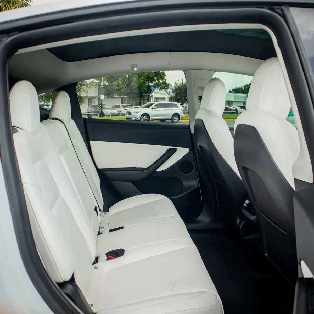Used 2022 Tesla Model Y Performance AWD/4WD image 22
