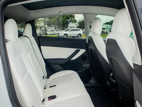 Used 2022 Tesla Model Y Performance AWD/4WD image 22