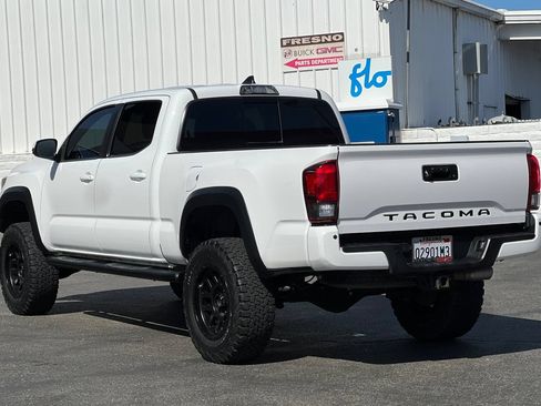 Used 2019 Toyota Tacoma TRD Off-Road w/ TRD Premium Off Road Package AWD/4WD image 6