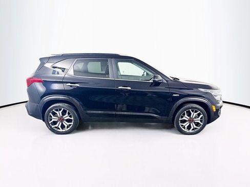 Certified 2023 Kia Seltos SX w/ SX Sunroof Package AWD/4WD image 4