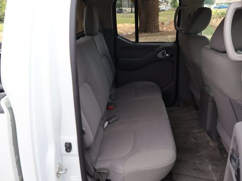 Used 2017 Nissan Frontier SV w/ SV Value Truck Package AWD/4WD image 21