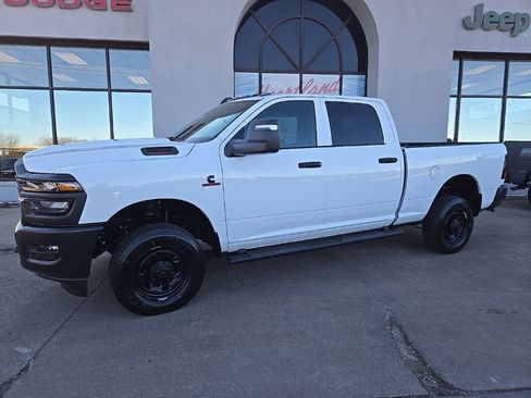 New 2026 RAM 2500 Tradesman AWD/4WD image 4
