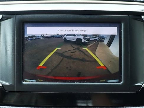 Used 2022 Chrysler Voyager LX image 51