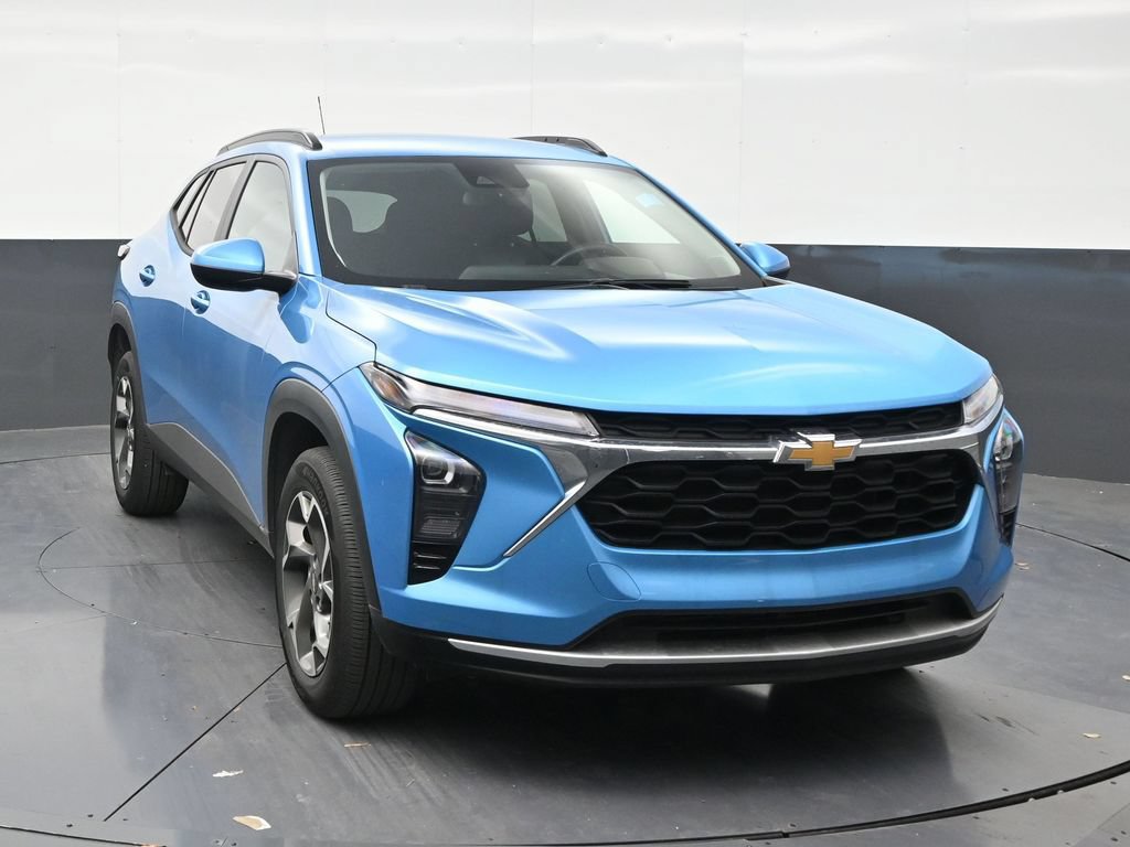 Used 2025 Chevrolet Trax LT w/ LT Convenience Package FWD image 7