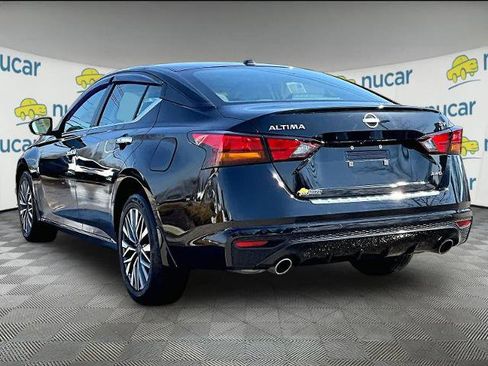 Used 2023 Nissan Altima 2.5 SV w/ SV Premium Package image 4