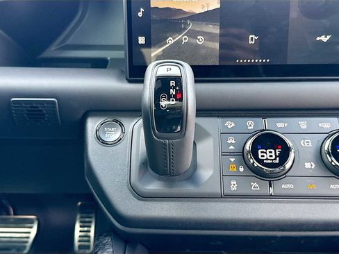 Used 2025 Land Rover Defender 110 AWD/4WD image 10