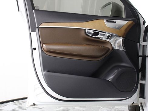 Used 2018 Volvo XC90 T8 Inscription w/ Luxury Package image 17
