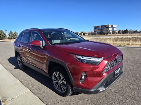 Used 2022 Toyota RAV4 Limited image 7