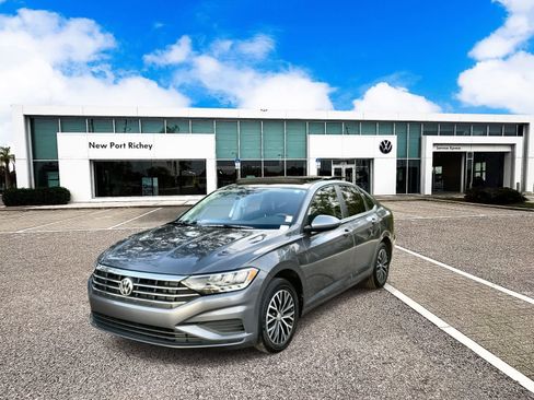 Used 2020 Volkswagen Jetta FWD image 2