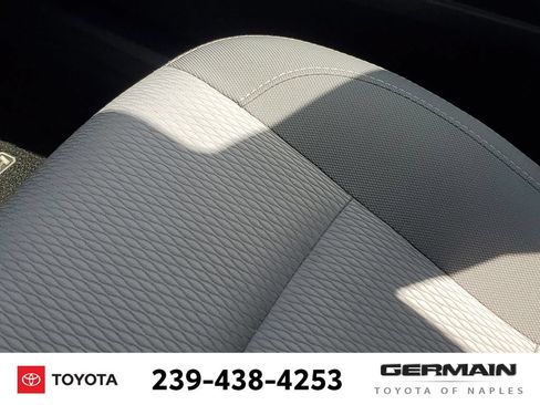 Used 2015 Toyota Corolla LE FWD image 29