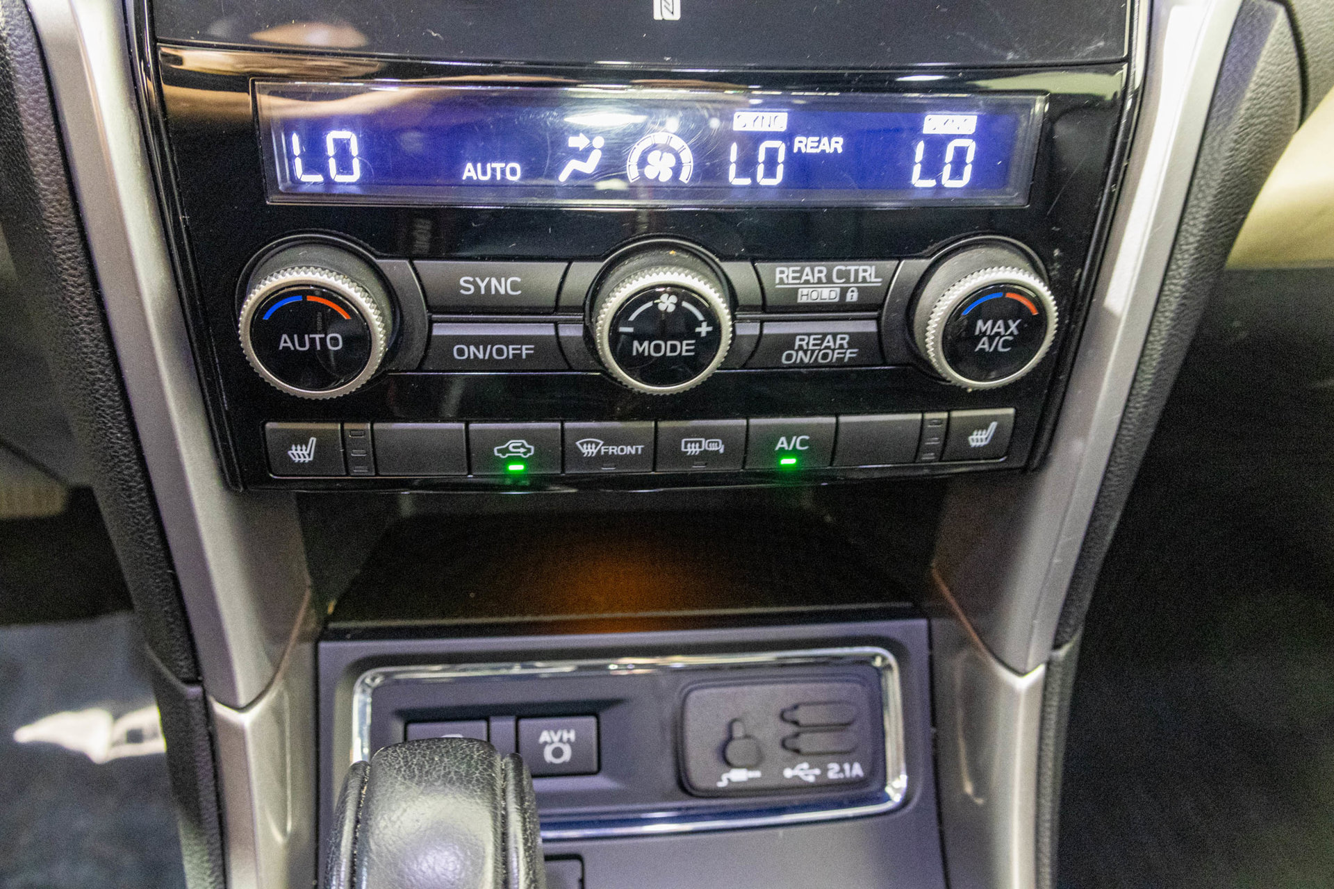Used 2021 Subaru Ascent Limited w/ Popular Package #4 AWD/4WD image 29