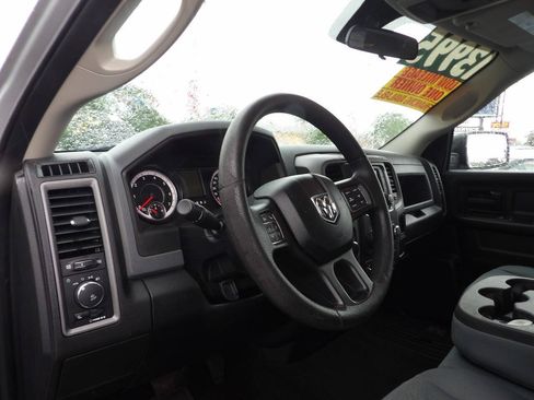 Used 2017 RAM 1500 Express w/ Express Value Package AWD/4WD image 6