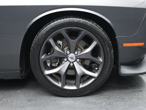 Used 2019 Dodge Challenger R/T image 29