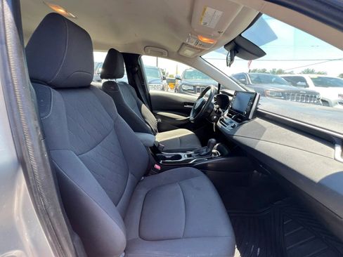 Used 2020 Toyota Corolla LE FWD image 12