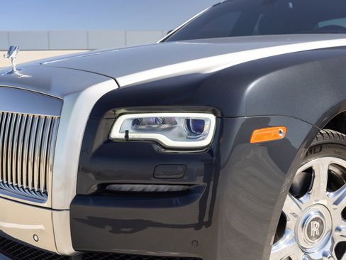 Used 2017 Rolls-Royce Ghost image 18
