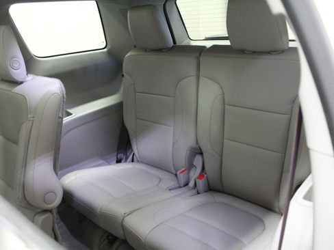 Used 2017 GMC Acadia SLT image 23